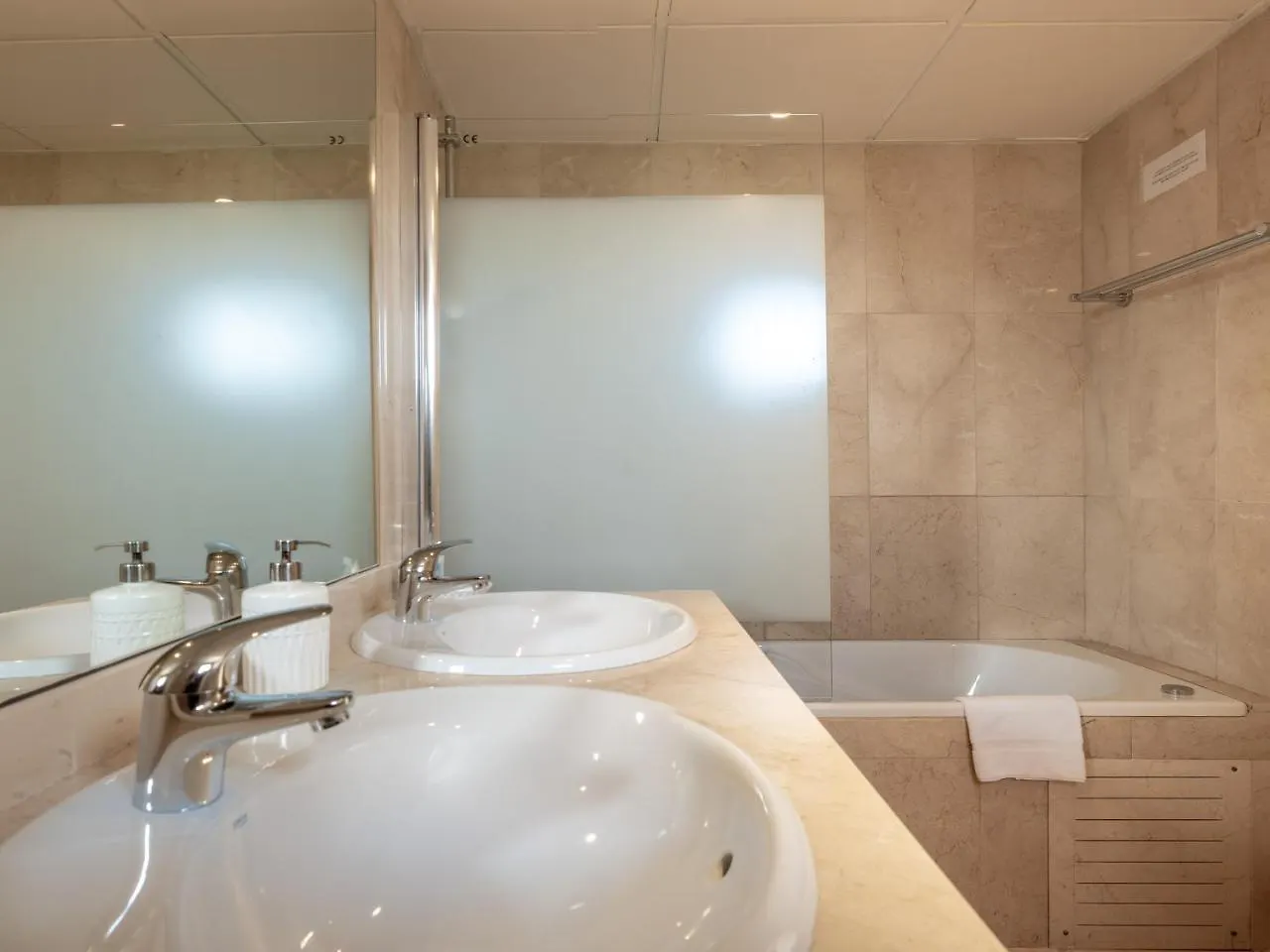 2225-Spacious 3 Bedrooms With Sea View Casares