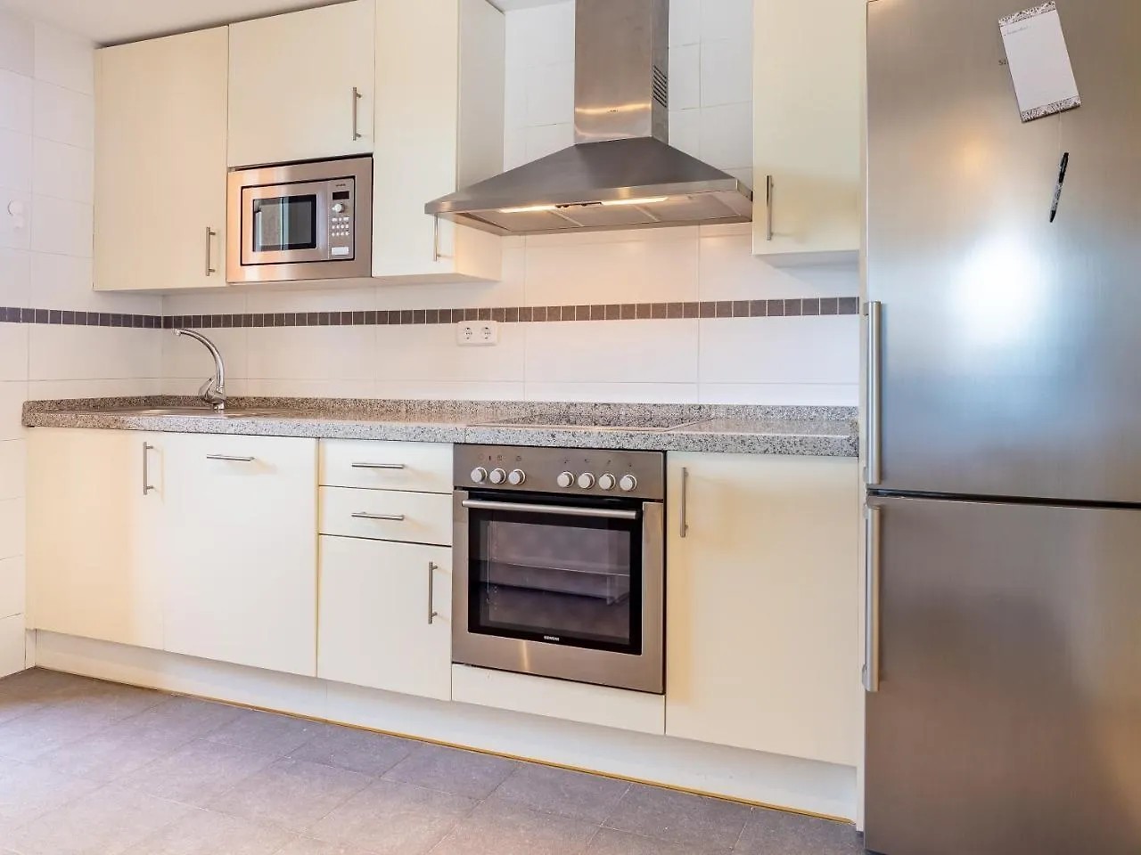 2225-Spacious 3 Bedrooms With Sea View Casares Apartment
